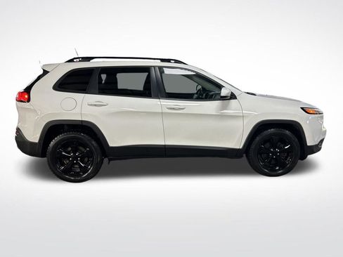 Used 2016 Jeep Cherokee Latitude w/ Cold Weather Group image 7