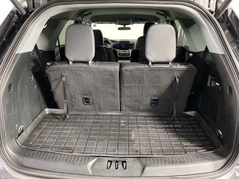 Used 2023 Ford Explorer XLT w/ Equipment Group 202A image 33