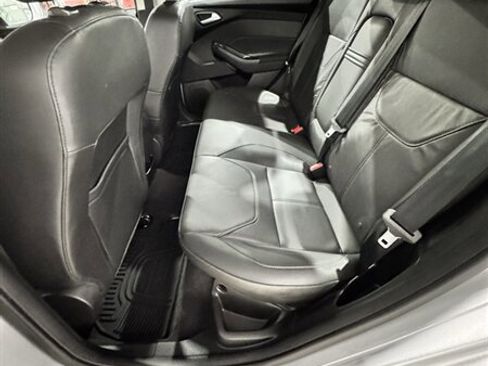 Used 2015 Ford Focus SE w/ Equipment Group 201A FWD image 7