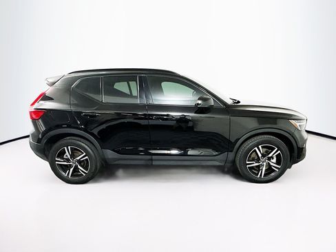 Used 2023 Volvo XC40 B4 Plus FWD image 10