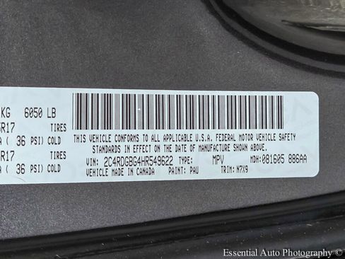 Used 2017 Dodge Grand Caravan SE image 34