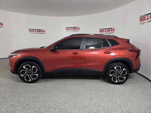 Used 2024 Chevrolet Trax RS FWD image 4