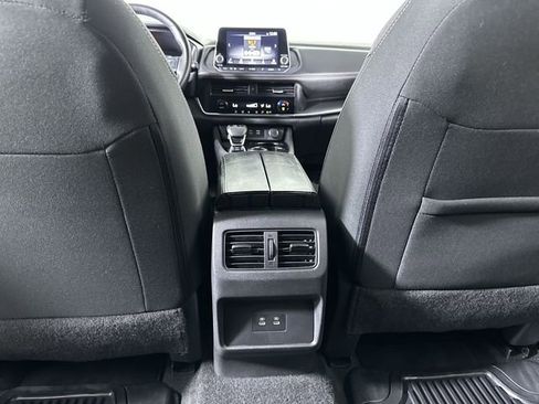 Used 2025 Nissan Rogue SV AWD/4WD image 22