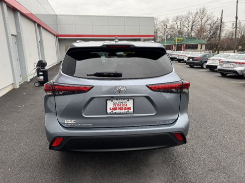 Used 2020 Toyota Highlander XLE image 6