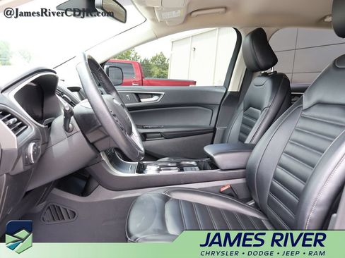Used 2020 Ford Edge SEL w/ Cold Weather Package FWD image 22