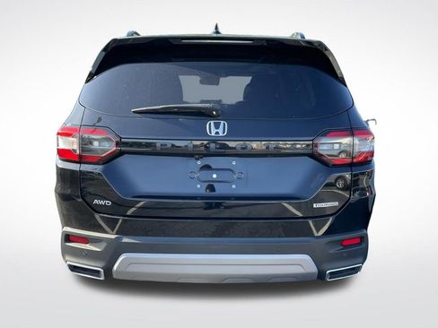 Used 2023 Honda Pilot Touring image 4