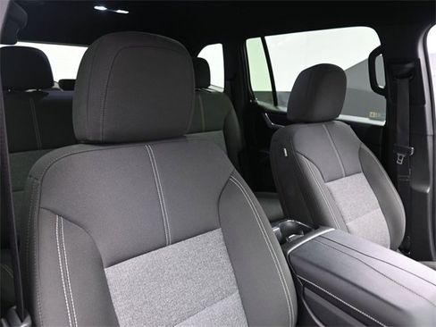 Used 2025 GMC Acadia Elevation image 29