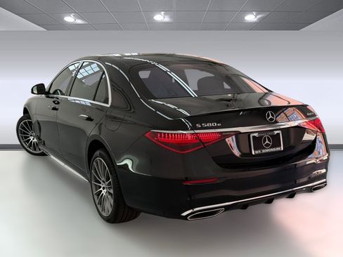New 2026 Mercedes-Benz S 580e 4MATIC Sedan image 2