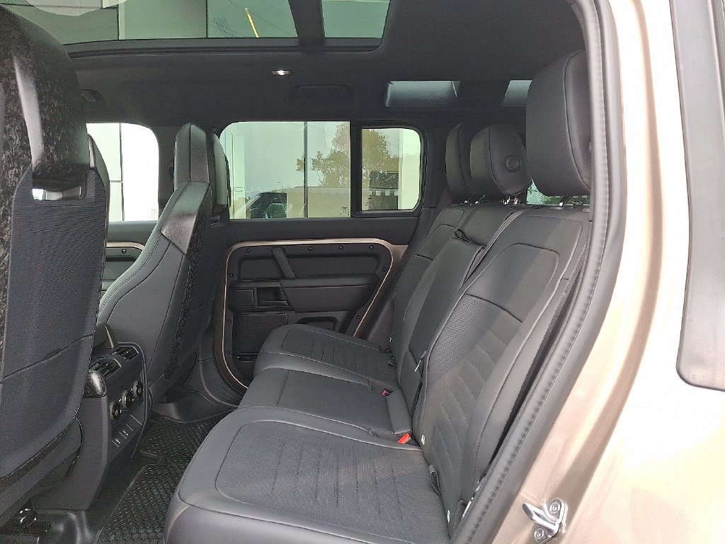 New 2026 Land Rover Defender 110 OCTA AWD/4WD image 6