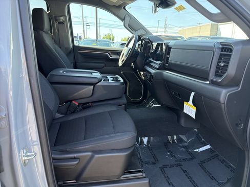 Used 2024 Chevrolet Silverado 1500 LT AWD/4WD image 15