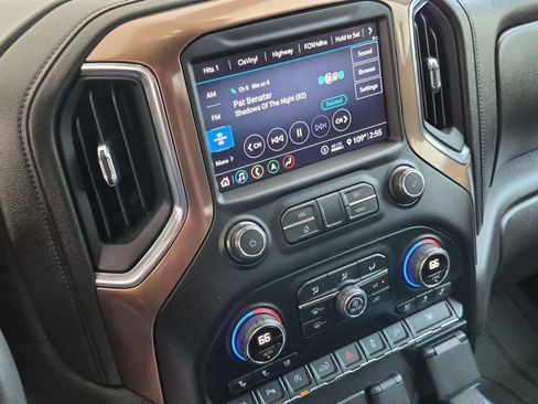 Used 2020 Chevrolet Silverado 1500 High Country w/ Technology Package AWD/4WD image 36