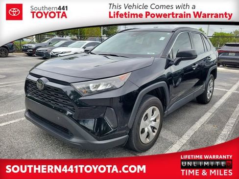 Used 2019 Toyota RAV4 LE FWD image 1