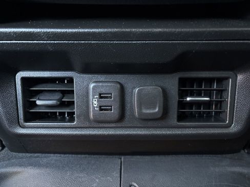 Used 2021 Chevrolet Silverado 1500 LT w/ Z71 Off-Road Package image 15