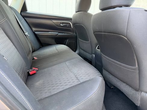 Used 2016 Nissan Altima 2.5 SV w/ Convenience Package FWD image 16