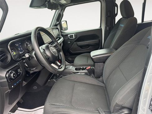 Used 2024 Jeep Wrangler Unlimited Rubicon 4xe image 9