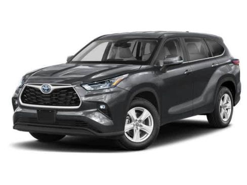 Used 2024 Toyota Highlander LE FWD image 1