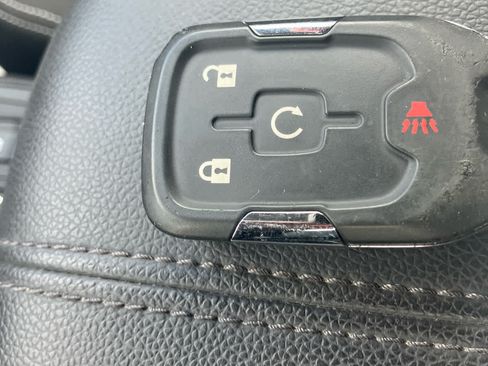 Used 2022 GMC Terrain SLE w/ Driver Convenience Package FWD image 27