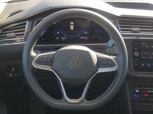 Used 2022 Volkswagen Tiguan SE image 29