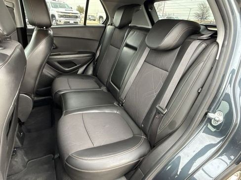 Used 2021 Chevrolet Trax LT image 26