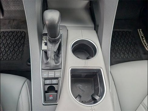 Used 2021 Toyota Avalon XLE image 13