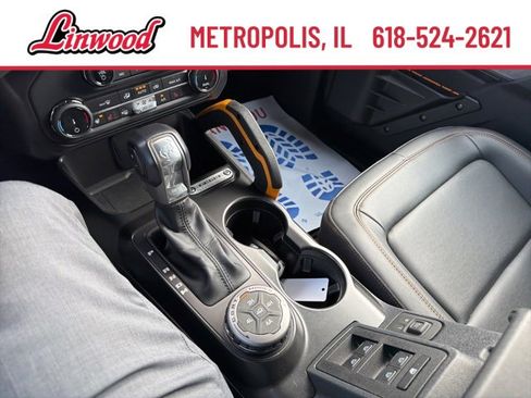 Used 2022 Ford Bronco Badlands image 21