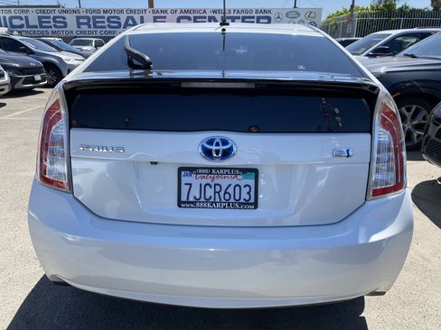 Used 2015 Toyota Prius Persona Series FWD image 9