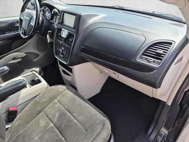 Used 2013 Chrysler Town & Country Touring FWD image 22