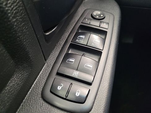 Used 2017 RAM 1500 Express w/ Express Value Package AWD/4WD image 27