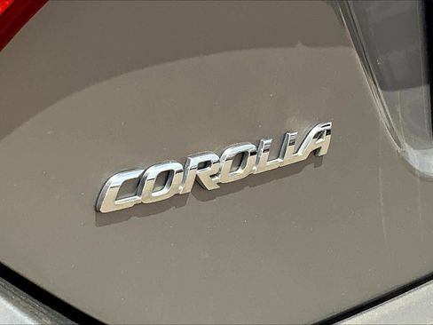 Used 2015 Toyota Corolla LE FWD image 31