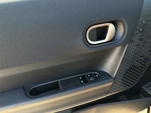 Used 2025 MINI Cooper 2-Door Hardtop image 29