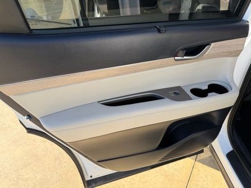 Used 2021 Hyundai Palisade SEL w/ Premium Package image 17