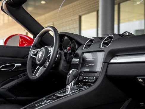 Certified 2023 Porsche 718 Boxster RWD image 38