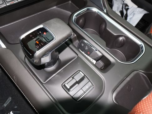 New 2026 GMC Sierra 1500 Denali Ultimate w/ LPO, Black Badging Package AWD/4WD image 23