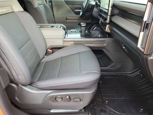 Certified 2025 GMC Hummer EV 2X image 16