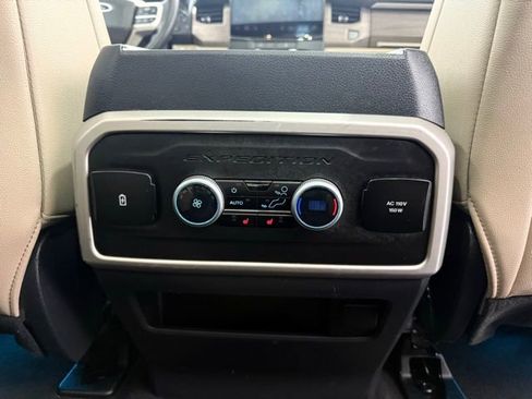 Used 2024 Ford Expedition Limited image 33