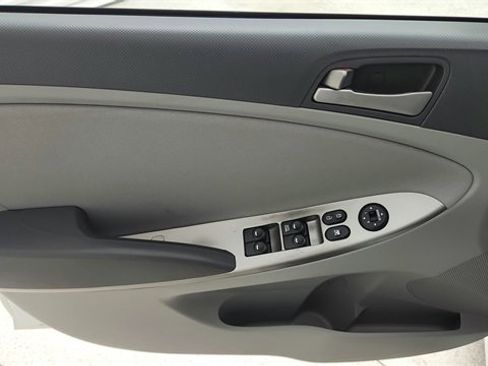 Used 2015 Hyundai Accent GLS image 23