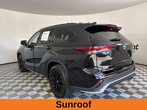Used 2025 Toyota Highlander XSE AWD/4WD image 7