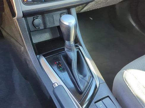 Used 2017 Toyota Corolla LE image 21