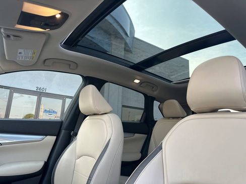 Used 2022 INFINITI QX50 Essential image 16