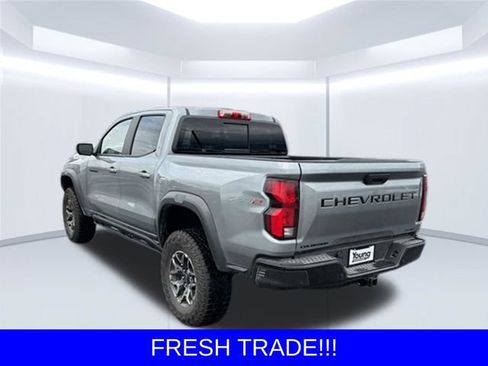 Used 2026 Chevrolet Colorado ZR2 w/ Technology Package AWD/4WD image 5