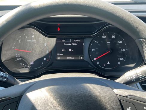 Certified 2024 Chevrolet Trax LS w/ LS Convenience Package FWD image 17