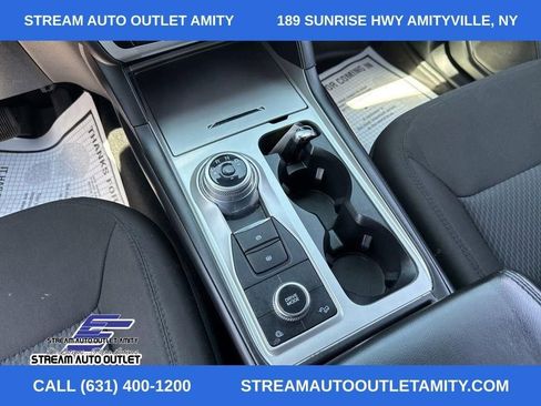 Used 2022 Ford Explorer XLT image 28