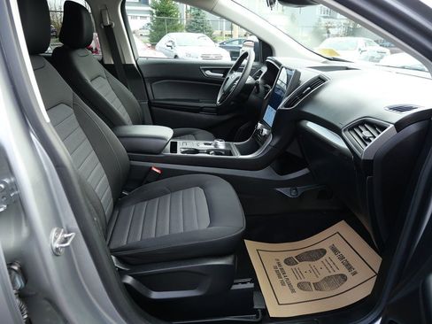 Used 2021 Ford Edge SE w/ Cargo Accessory Package image 18