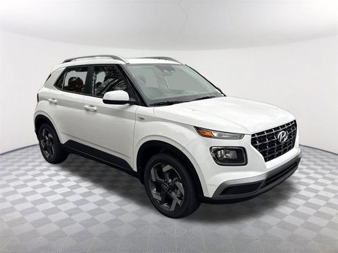 New 2026 Hyundai Venue SEL image 3