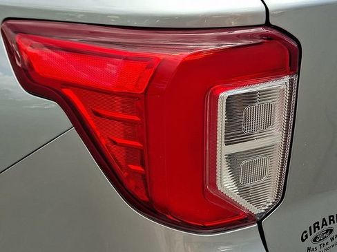 Used 2023 Ford Explorer XLT w/ Equipment Group 202A AWD/4WD image 10
