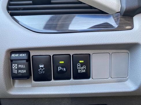 Used 2016 Toyota Sienna XLE w/ XLE Navigation Package AWD/4WD image 36