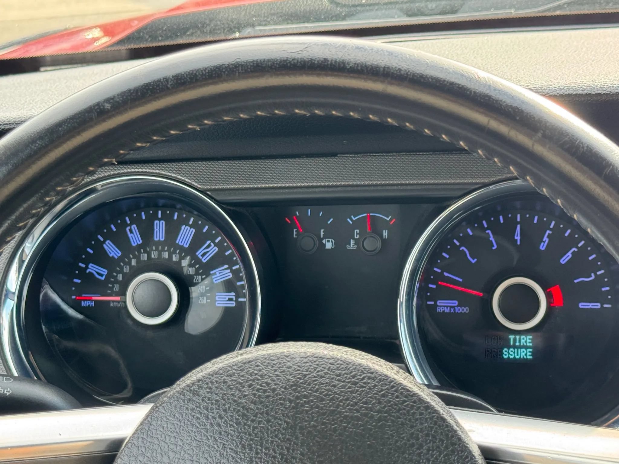 Used 2014 Ford Mustang Convertible RWD image 23
