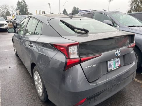 Certified 2022 Toyota Prius LE image 3