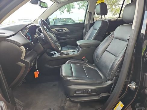 Used 2019 Chevrolet Traverse LT w/ LT Premium Package FWD image 3