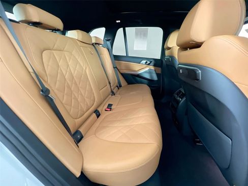 Used 2025 BMW X5 xDrive50e w/ Premium Package image 26